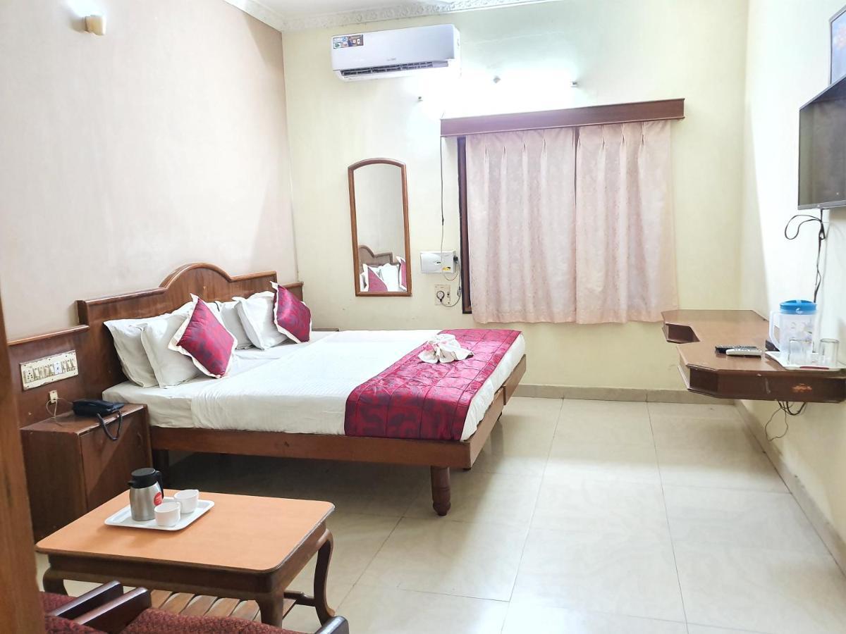 Hotel Sunilkrishna Tirupati Eksteriør billede