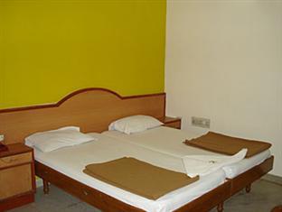 Hotel Sunilkrishna Tirupati Eksteriør billede