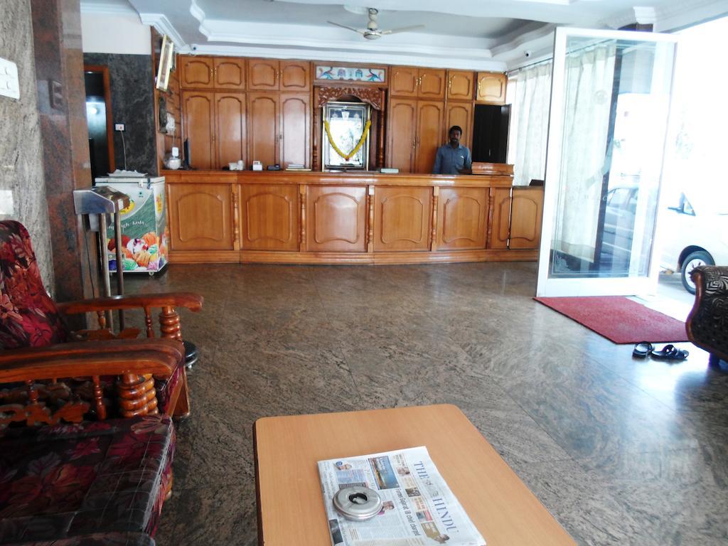 Hotel Sunilkrishna Tirupati Eksteriør billede